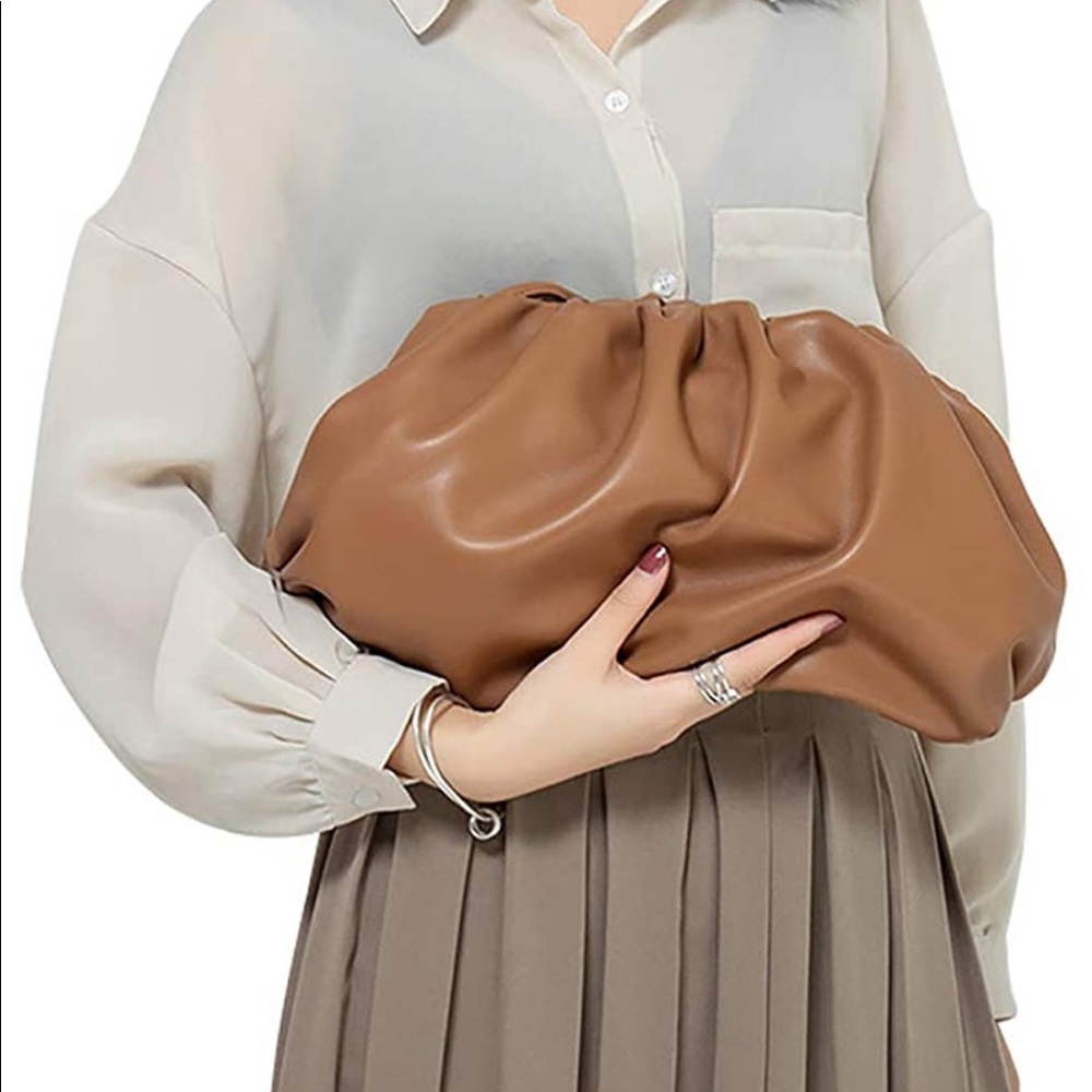 Women Leather Pouch Bag Dumplings Crossbody Bag